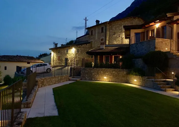 Borgo Al Tempo Perduto * Gargnano